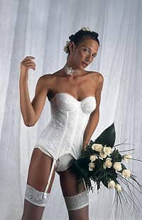 Brautwsche, bodysuits, reizvolle Strumpfbandriemen
